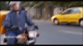 پشت صحنه موتورسواری نیکی کریمی در فیلم سینمایی «آذر» ساخته محمد حمزه ای