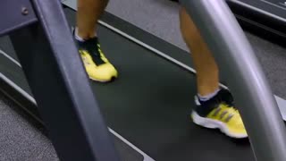 آموزش برنامه تمرینی معمولی مبتدی تردمیل: به طور منظم تمرینات شما را بهبود می بخشد