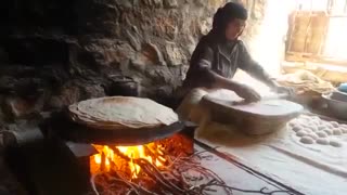 پختن نان محلی