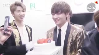 سورپرایزکردن تهیونگ تو روز تولدش....جججییییگگگرششو^-^