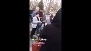مداحى یک زن در بهشت زهرا عجب صدایى!