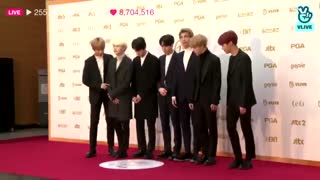 بنگتن در فرش قرمز گلدن دیسک اوارد .....بچه ها کسی لینک  یوتیوب این مراسم رو نداره   ....ماله امروزه ..