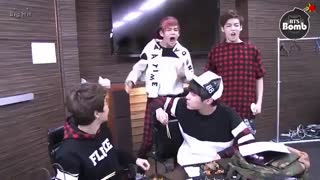 BTS  دیوونه بازی جونگ کوک و وی 