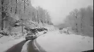 جاده زیبای برفی النگ واقع در شرق گلستان