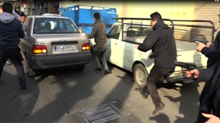 فیلم دیدنی از لحظه دستگیری باند سارقان مسلح/ شلیک پلیس به سمت سارقان