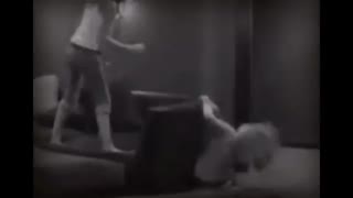 دختر بدبخت ضربه مغزی شد