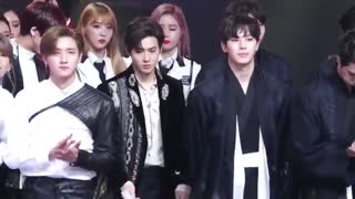 وقتی سوهو لیدر همه جا به فکر کنار هم بودن پسرا هست ^_^ اکسو EXO