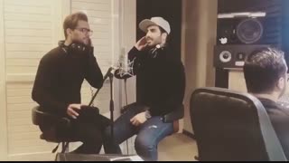 پیشم بخند :)  "ماکان بند" (خیــــلی زیباست حتما نگاه کنید )