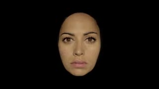 نمایش "تکامل" با نقاشی روی صورت