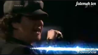 اجرای آهنگ thunderstruck گروه AC/DC توسط ویتاس با زیرنویس فارسی و انگلیسی