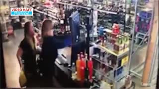 تیراندازی مادر و دختر با سارق فروشگاه