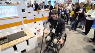 نمایش استفاده از پاهای رباتیک برای معلولین در نمایشگاه CES 2018