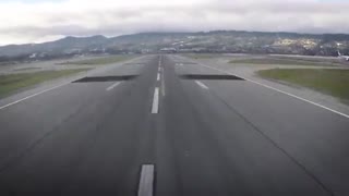 QF 73 در سان  فرانسیسکو به زمین می نشیند