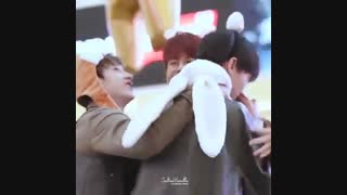 وقتی Hyun jin stray kids از  دست هیترای ... گریش میگیره