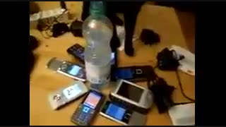 دکتر رادا 13: هرگز موبایل را زیر سر یا نزدیک  بدن  به مدت طولانی نگاه ندارید. سلامت