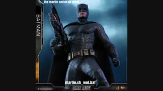 فیگور بتمن Batman از JL ، کمپانی HOT toy .