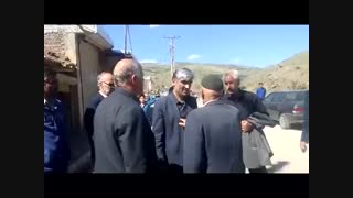 حضور دکتر جلیلی به همراه رئیس اداره راه و شهرسازی و ریاست اداره را و ترابری در روستای آلمالو 01