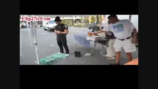 عکس العمل مردم خارج به نماز خواندن