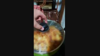 اولین غذایی که خودم تو خونه خودم درست کردم(من مستقل زندگی میکنم و یه خونه جدا دارم).ولی عالیه باورم نمیشه اینجوری شد