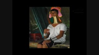 زنان گوش حلقه یا گردن زرافه ای