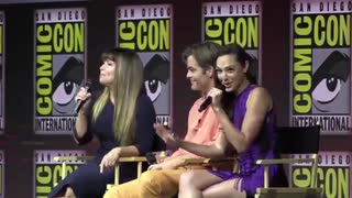 پنل فیلم Wonder Woman 1984 (واندر وومن 1984) در کامیک‎کان سن دیگو 2018