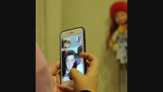 صحبت کردن دختر ایرانی به نام سارا با گروه WHY DONT WE پسرا به فارسی میگن عاشقتم