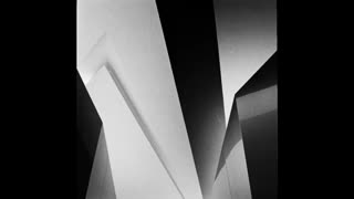 از نقاشی انتزاعی تا معماری سیال، نگاهی به طراحی‌ها و نقاشی‌های زاها حدید، معمار زن