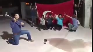 ترک‌ها در اعتراض به تحریم آمریکا آیفون شکنی کردند!