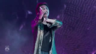 اجرای آهنگ fake love از بی تی اس در مراسم بیلبورد میوزیک آواردز