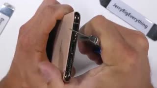 تست مقاومت آیفون Xs مکس