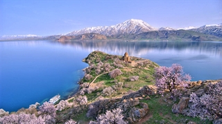 جاذبه های گردشگری وان