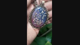 گردن آویز زیبای رزینی